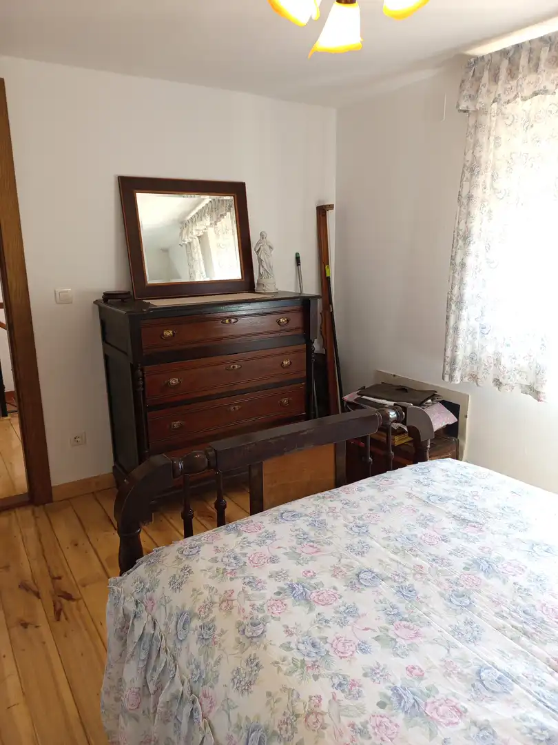 Dormitori de Casa o xalet en venda en Dehesa de Romanos  amb Calefacció, Parquet i Traster