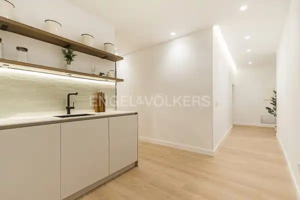 Kitchen of Flat for sale in Madrid  with Air Conditioner, Heating and Parquet flooring