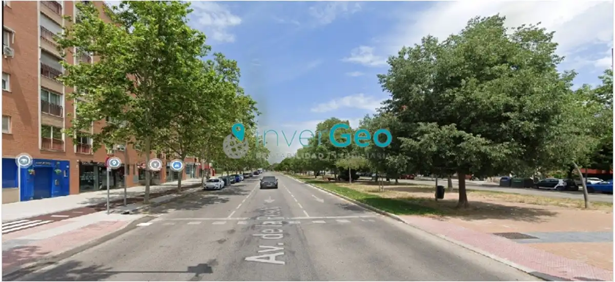 Vista exterior de Local en venda en Madrid amb Moblat