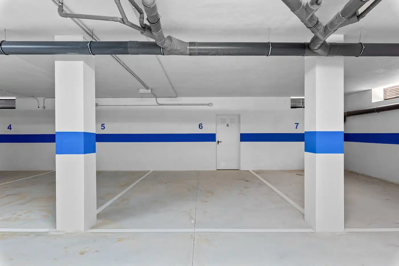 Parking of Attic for sale in Orihuela  with Terrace, Storage room and Swimming Pool