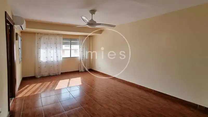 Bedroom of Flat for sale in Torrent  with Air Conditioner, Furnished and Balcony