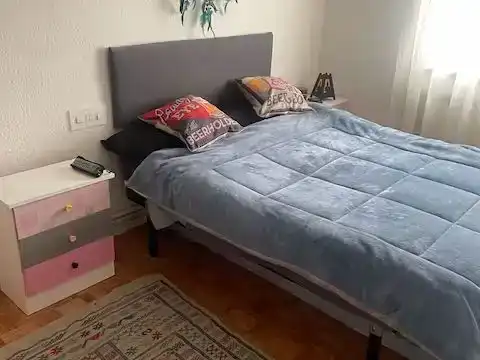 Habitación de Piso de alquiler en El Espinar con Parquet y Amueblado