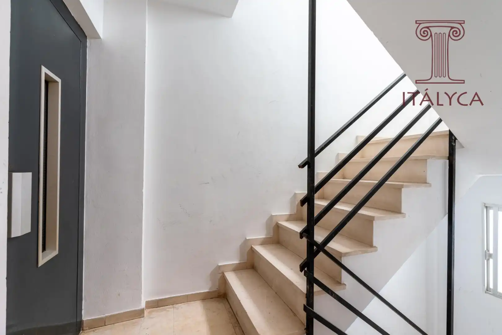 Flat for sale in Sevilla  with Air Conditioner, Heating and Terrace