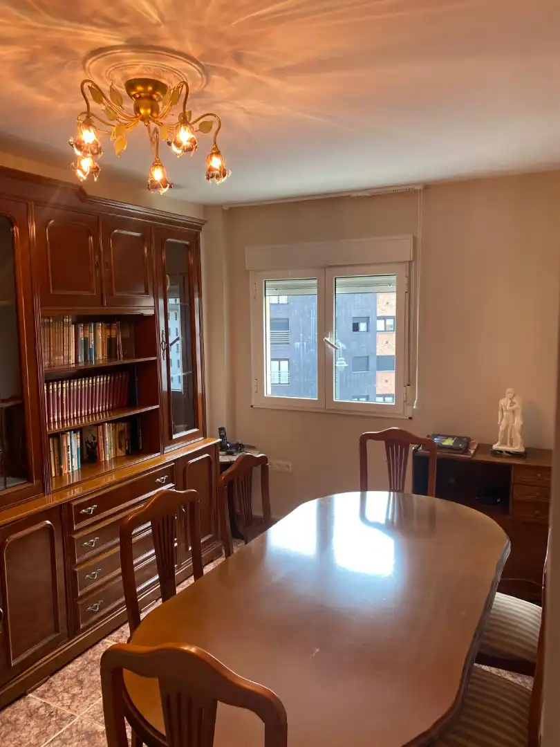 Comedor de Piso en venta en Avilés con Amueblado y Balcón