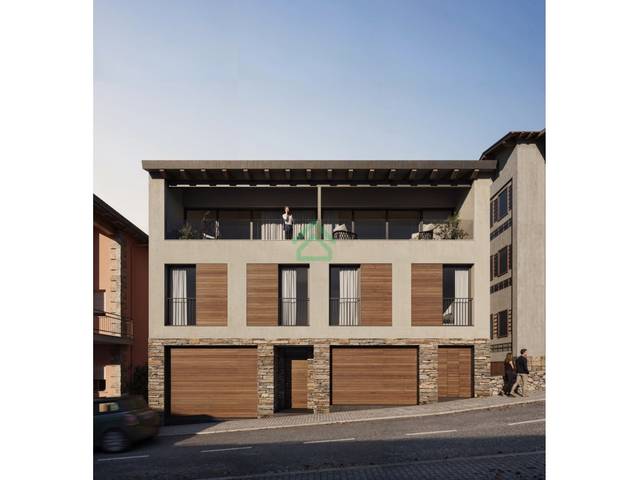 Casa-chalet en Venta en Calle Orient en Alp poble