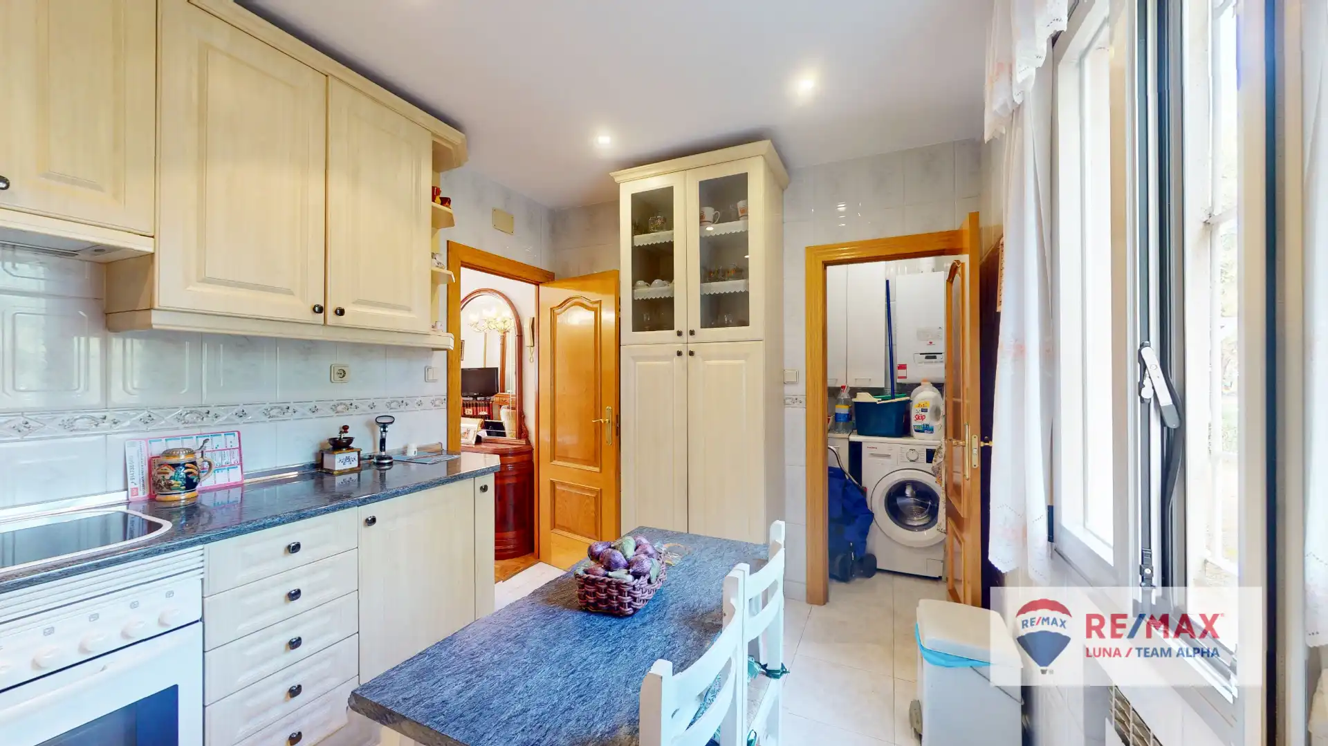 Flat with garden for sale in Calle del General Cadenas Campos 34, imagen 8