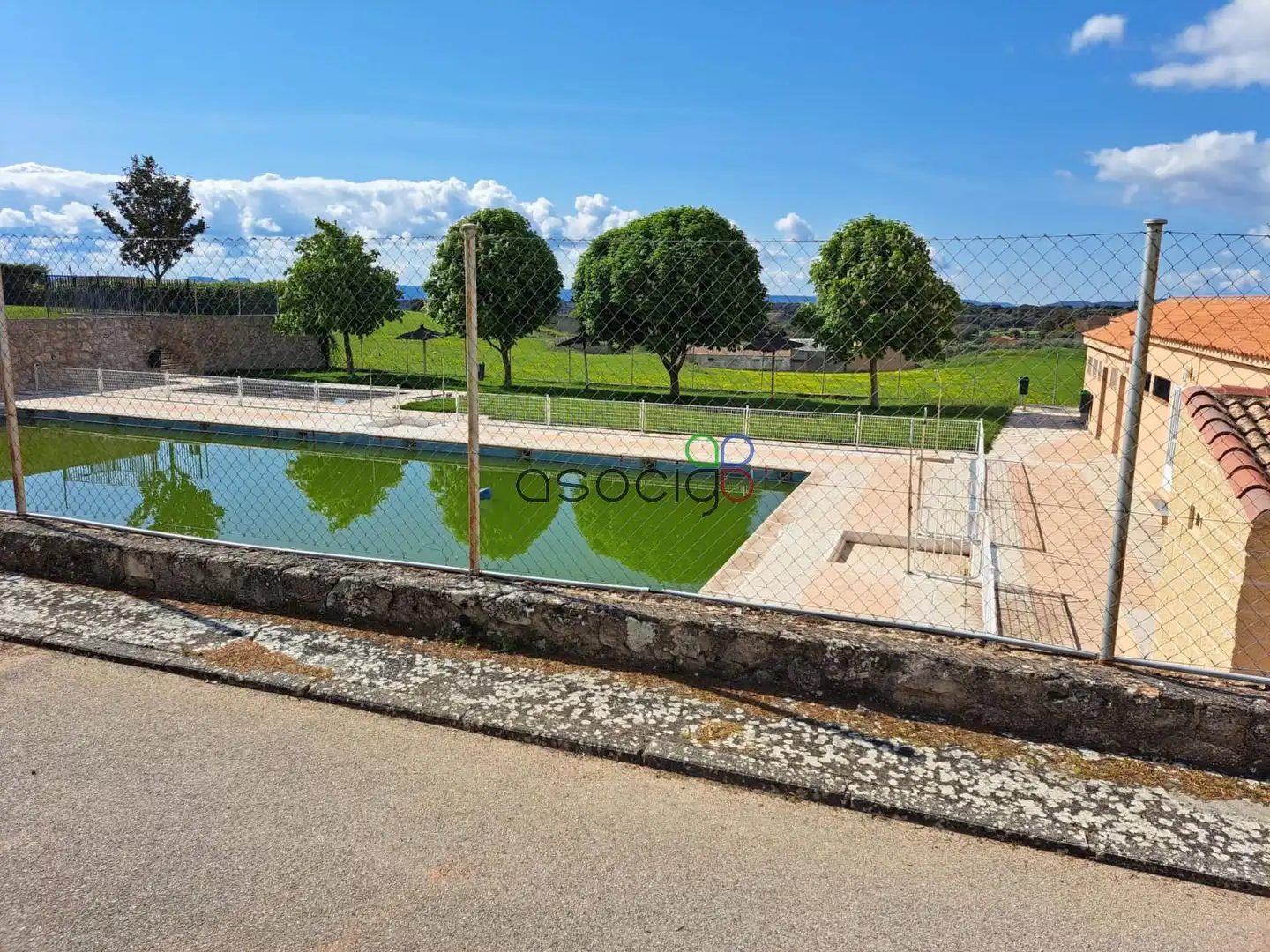 Piscina de Casa o chalet en venta en Solanillos del Extremo con Calefacción, Trastero y Piscina