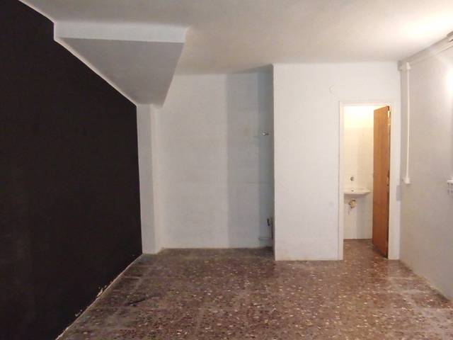 Local comercial en Alquiler en Carrer de Salvà en El Poble Sec - Parc de Montjuïc