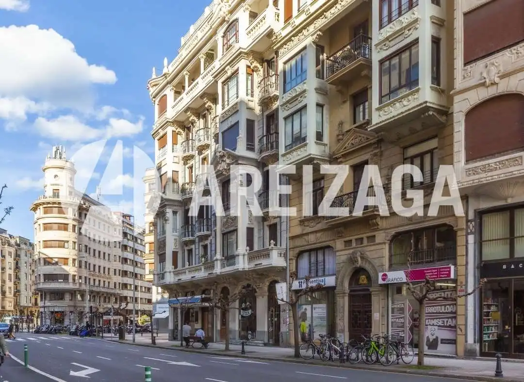 Außenansicht von Wohnung zum Verkauf in Donostia - San Sebastián  mit Heizung und Balkon