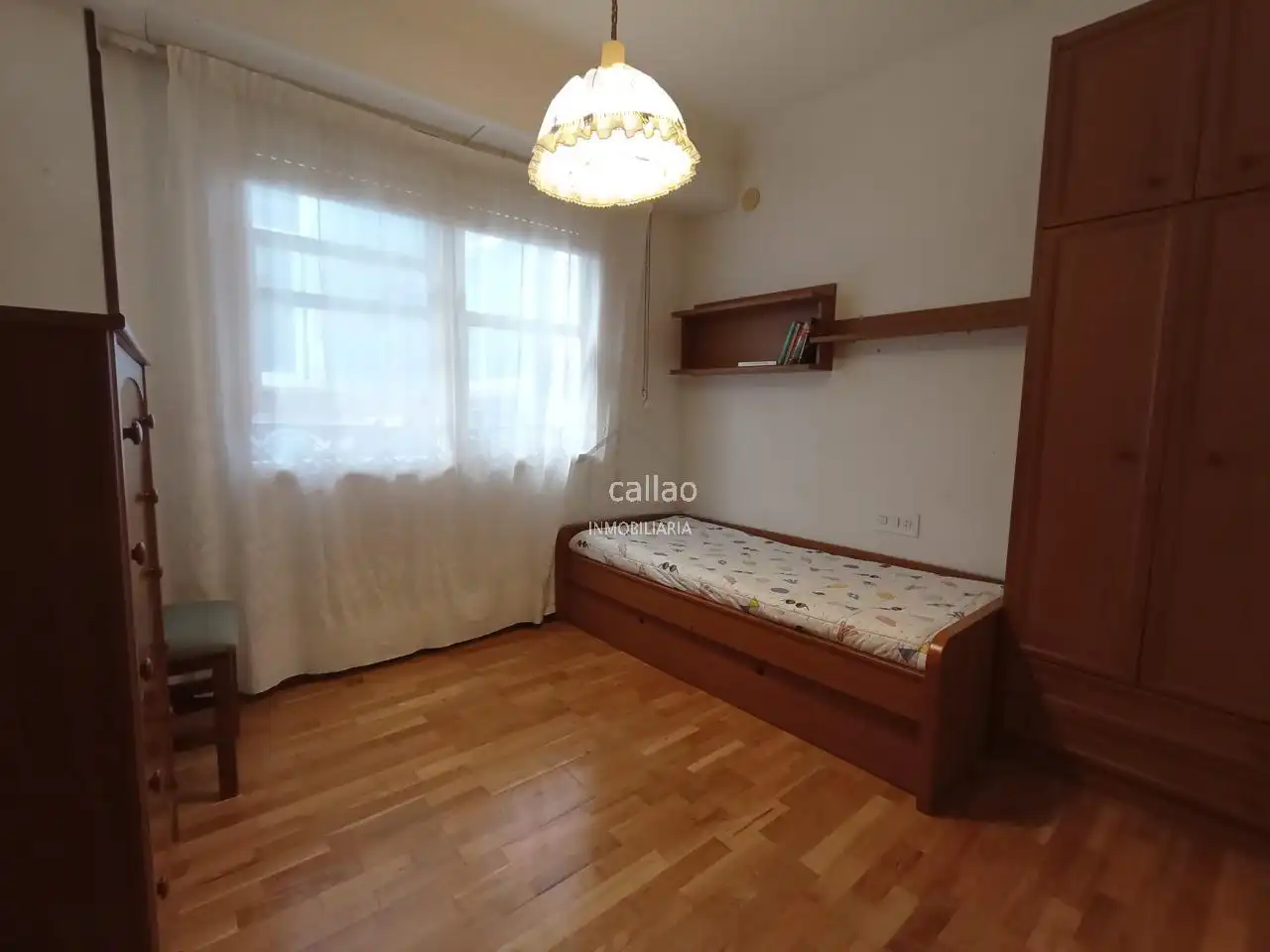 Habitación de Piso de alquiler en Ferrol con Calefacción y Amueblado