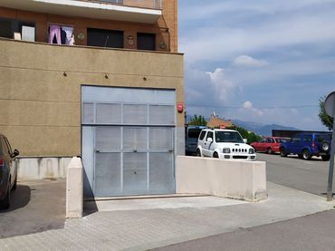 Parcheggio con ascensore in vendita a Vinya