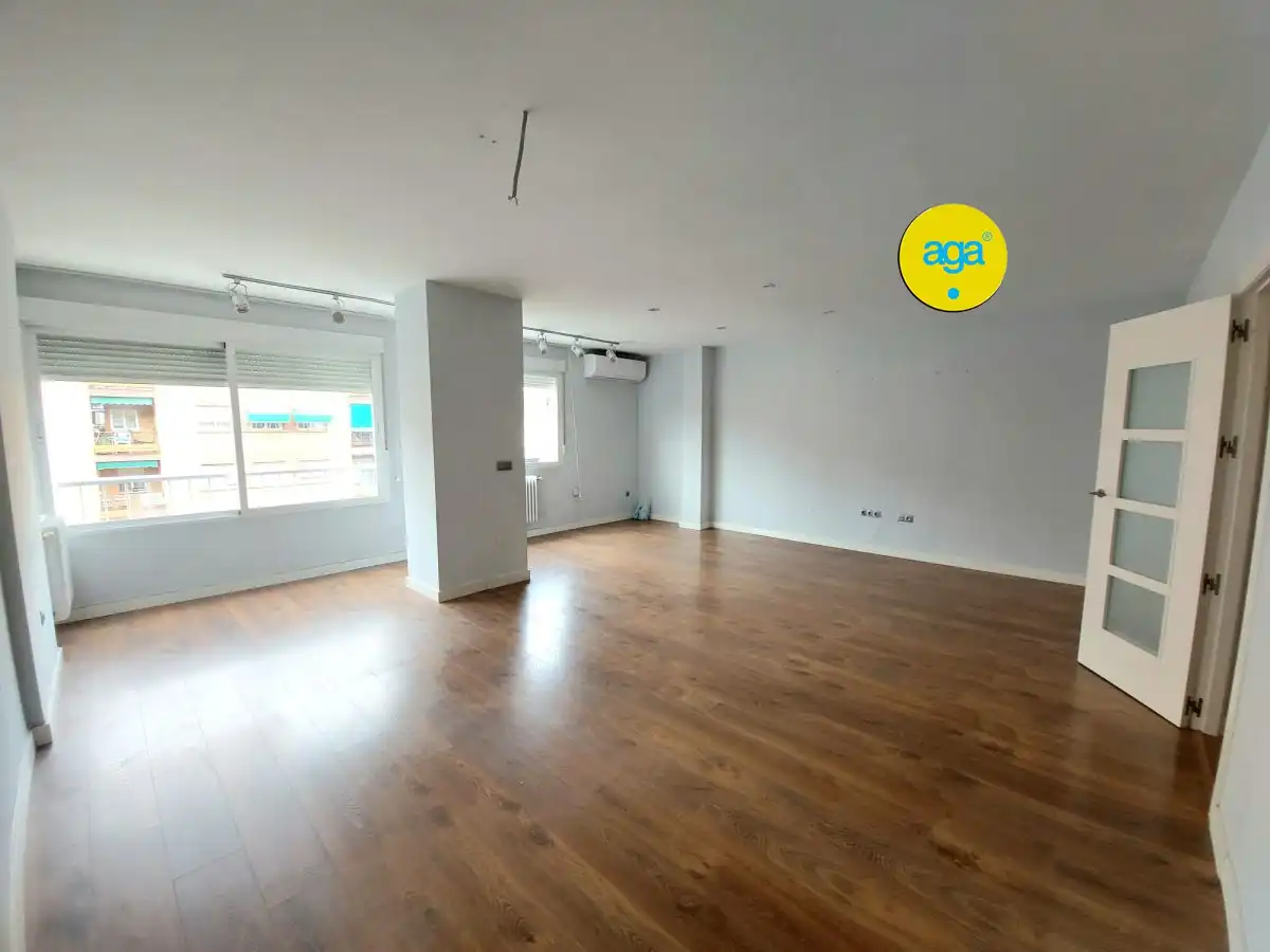 Piso de alquiler en de Andalucia, Hospital