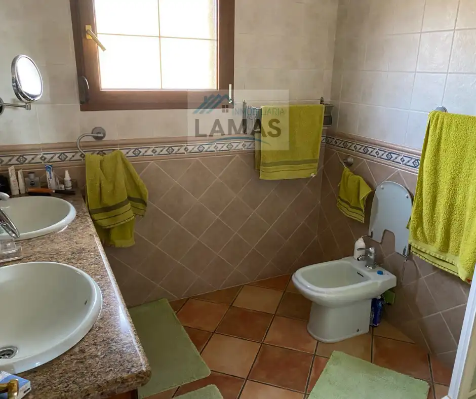 Baño de Finca rústica en venta en Valverde de la Vera con Jardín privado, Terraza y Piscina