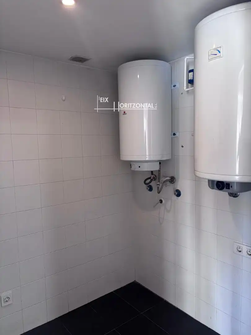 Bany de Pis de lloguer en Centre - Sant Oleguer