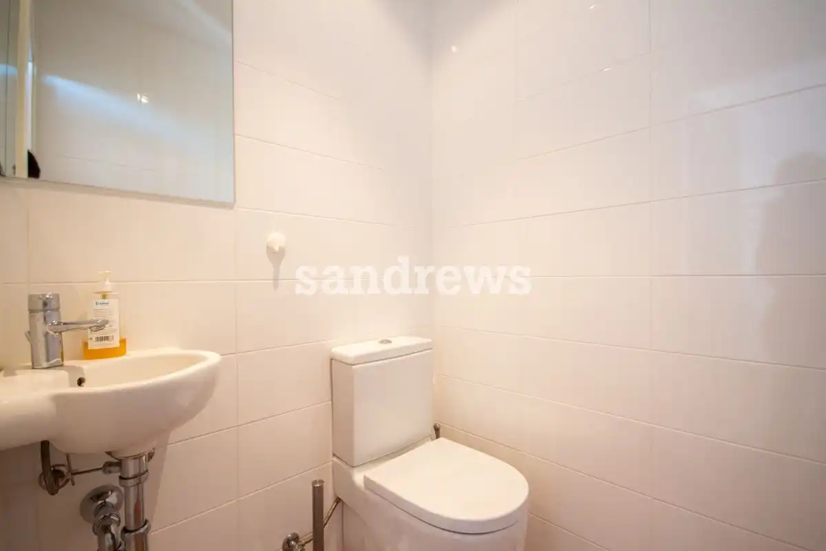 Badezimmer von Country house zum Verkauf in Darnius mit Klimaanlage, Heizung und Privatgarten