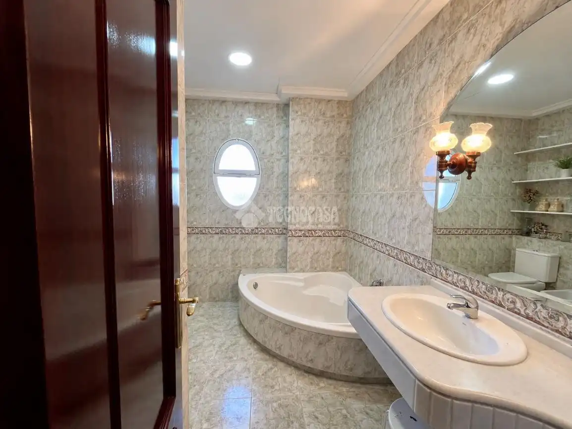 Casa con jardín en venta en Núcleo urbano, imagen 23