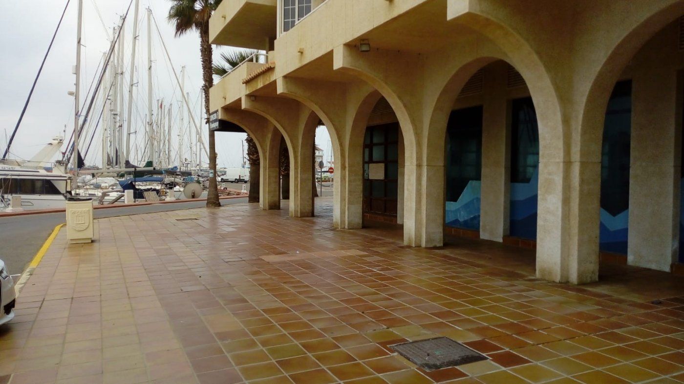 Premises for sale in Almerimar