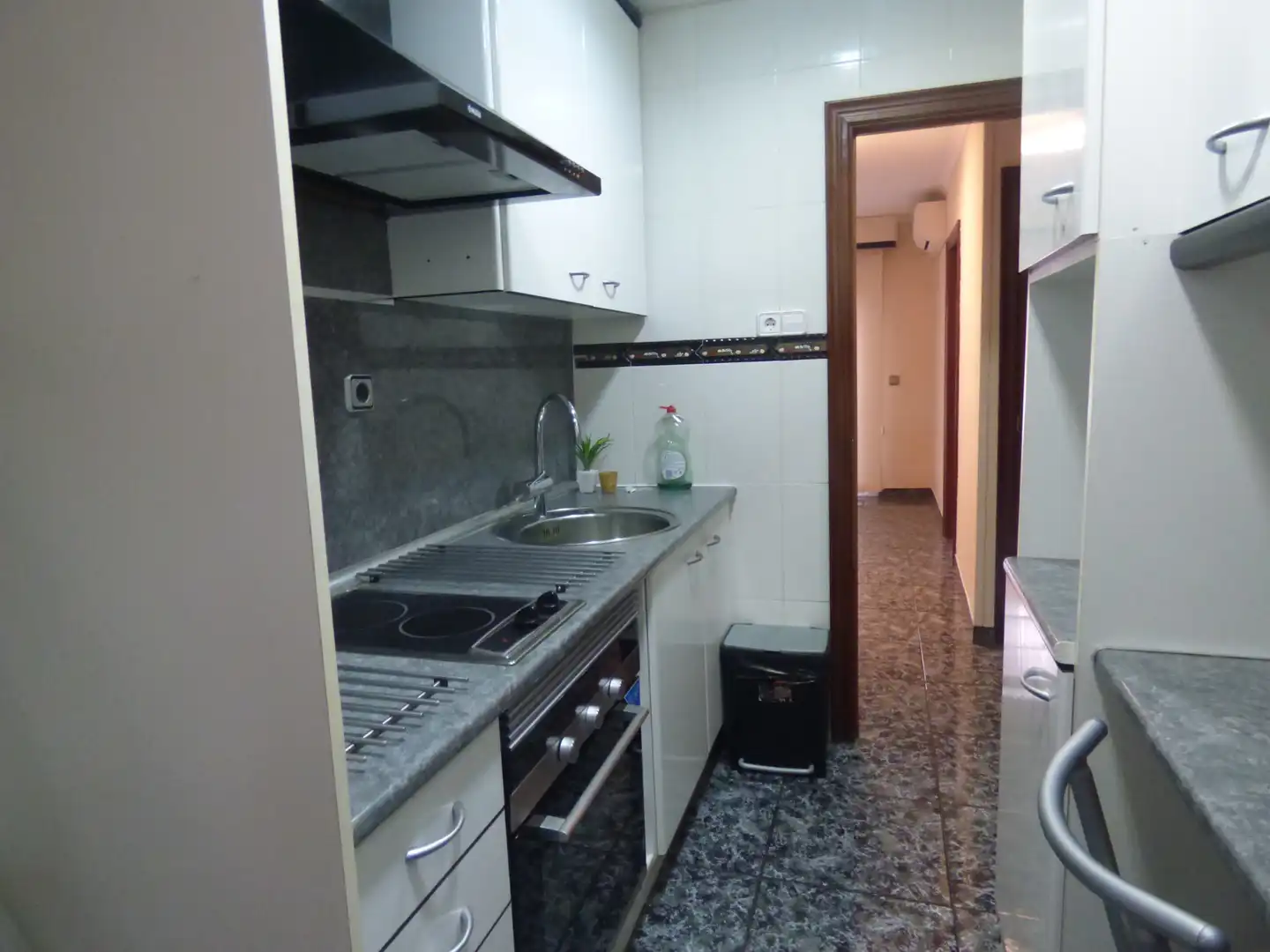 Cocina de Piso en venta en Cerdanyola del Vallès con Calefacción, Horno y Balcón