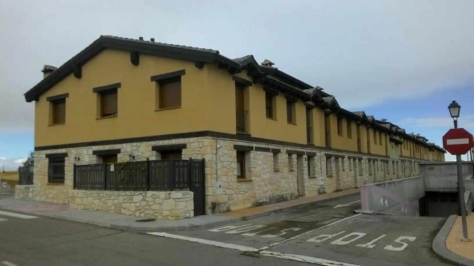 Exterior view of Garage for sale in Grajera