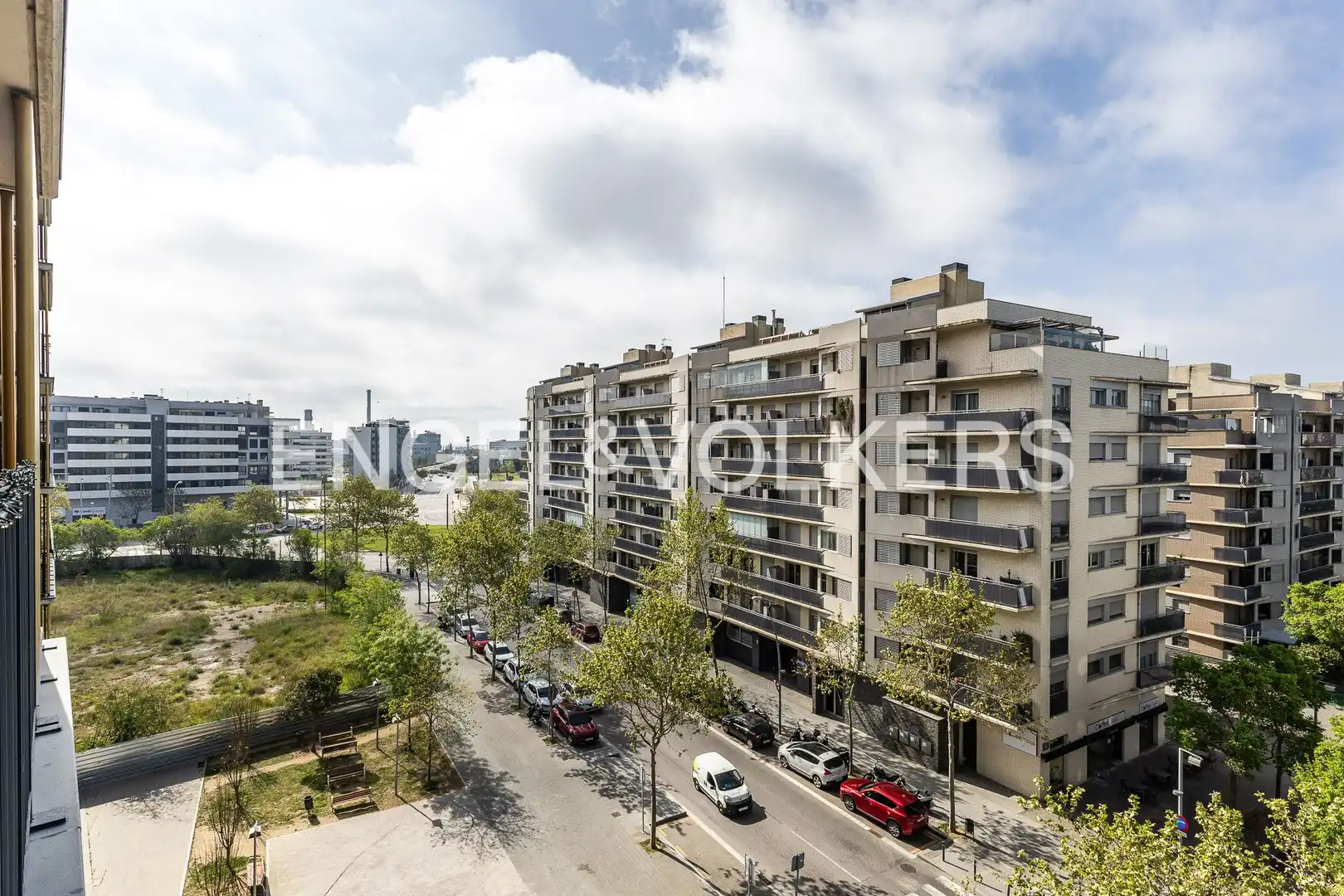 Vista exterior de Ático en venta en Sant Adrià de Besòs con Aire acondicionado, Calefacción y Parquet