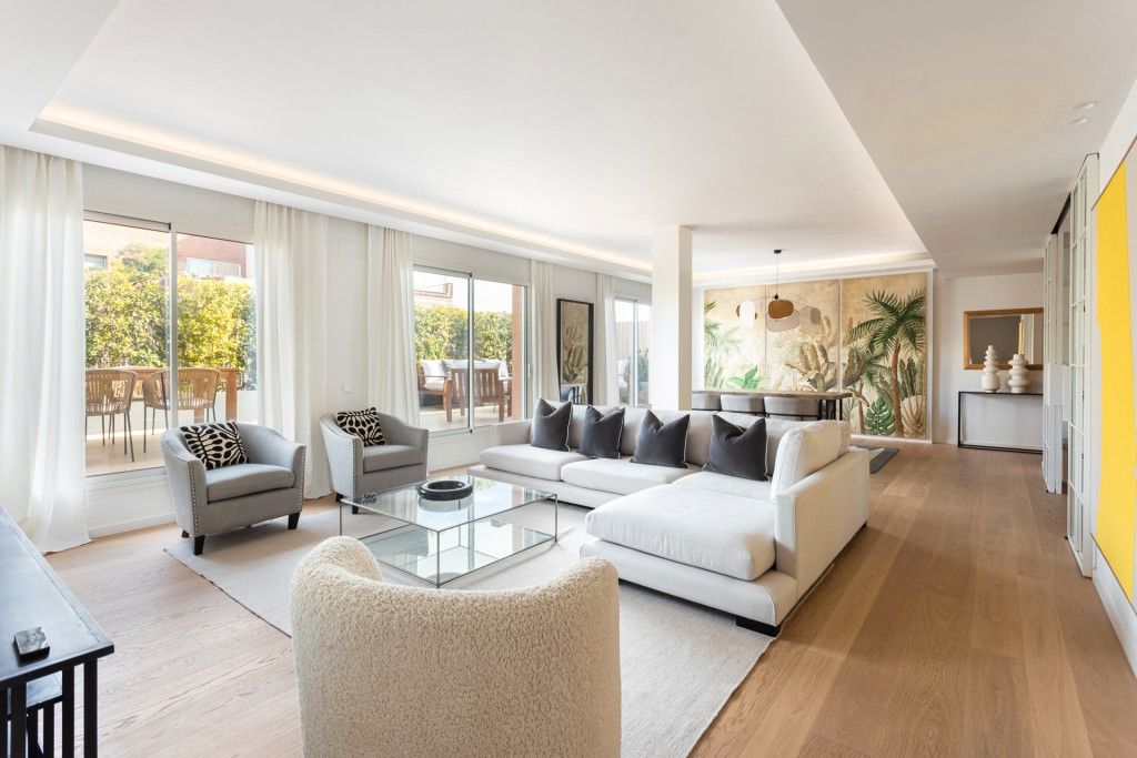 Living room of Attic for sale in  Barcelona Capital  with Air Conditioner, Heating and Parquet flooring