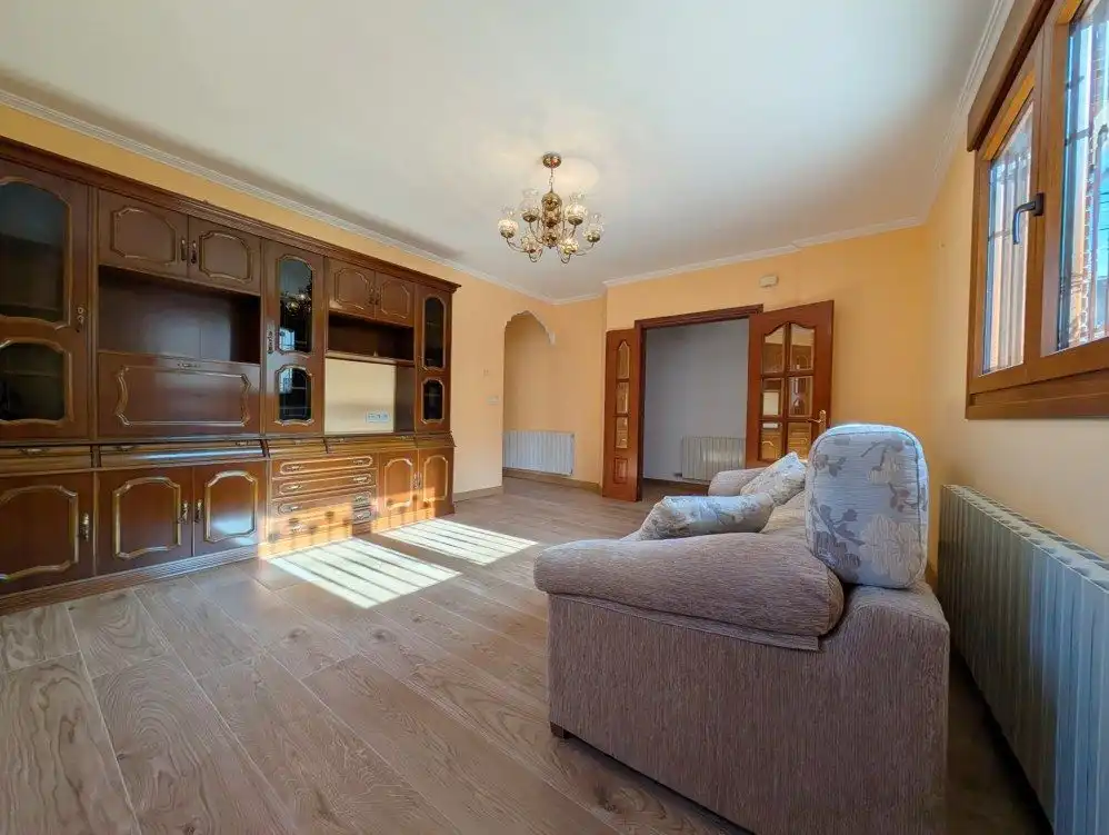 Sala de estar de Casa adosada en venta en El Burgo de Ebro con Calefacción, Terraza y Trastero