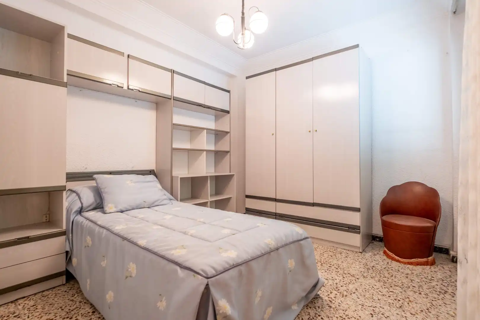 Habitación de Piso en venta en Zaragoza con Calefacción, Terraza y Balcón