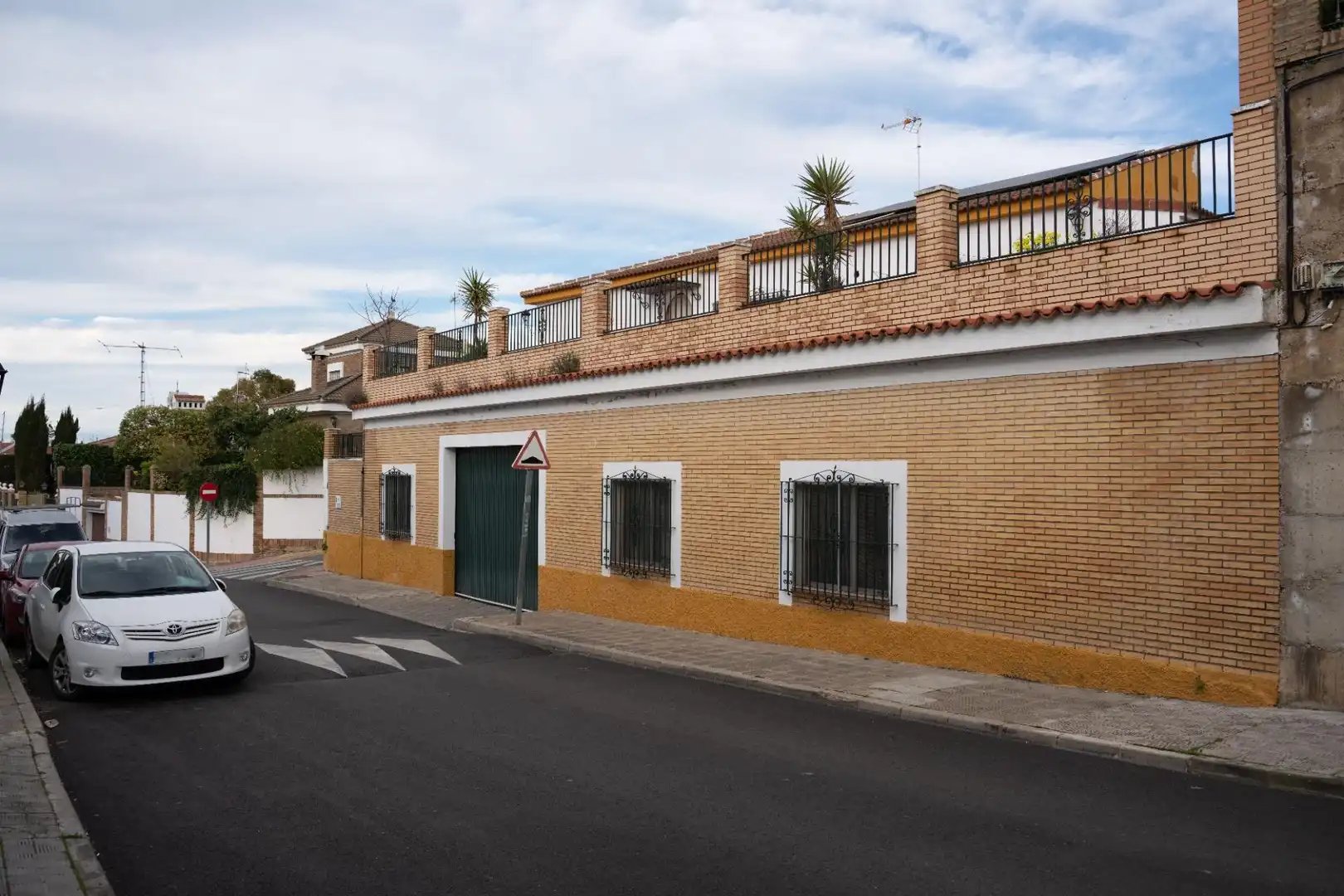 Exterior view of Houses for sale in Gines  with Air Conditioner, Heating and Private garden
