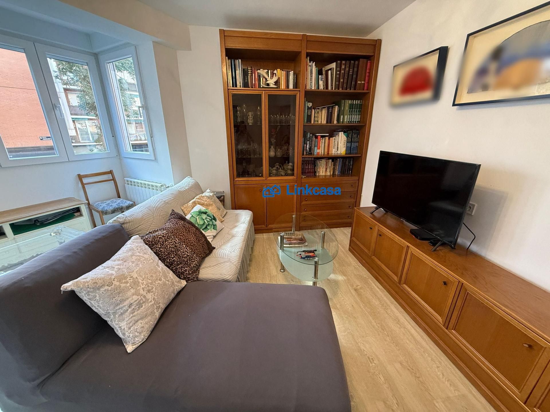 Living room of Flat for sale in  Madrid Capital  with Heating, Terrace and Balcony