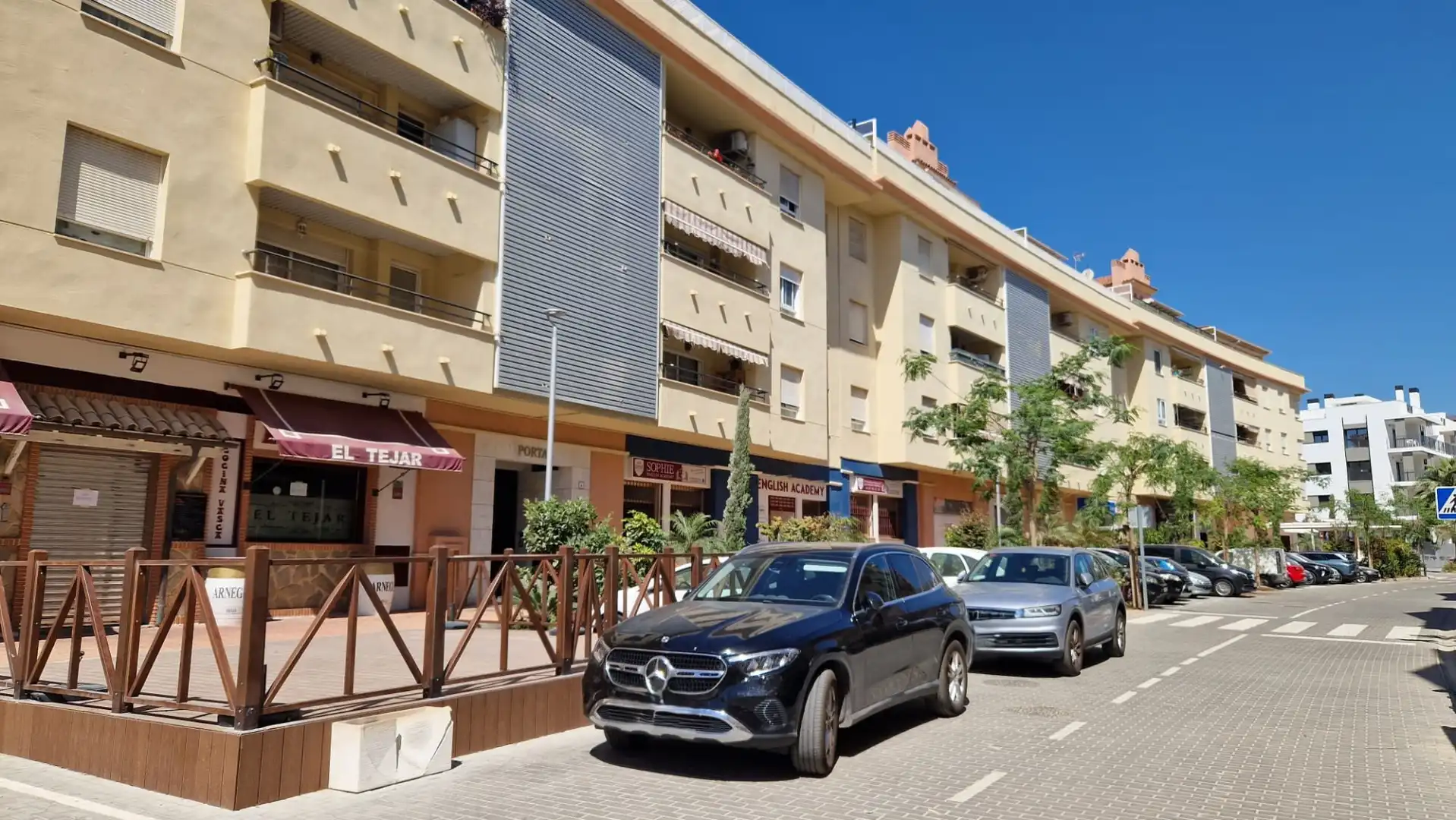 Außenansicht von Wohnungen zum Verkauf in Estepona mit Terrasse und Abstellraum