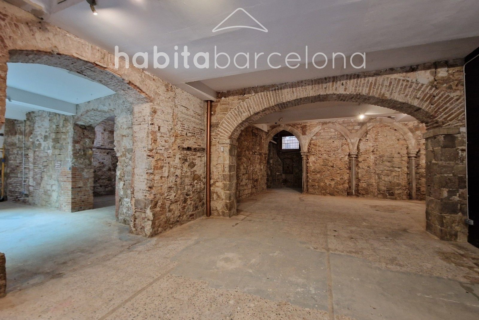Local de alquiler en Carrer de Montcada, Sant Pere, Sta. Caterina i la Ribera, Ciutat Vella