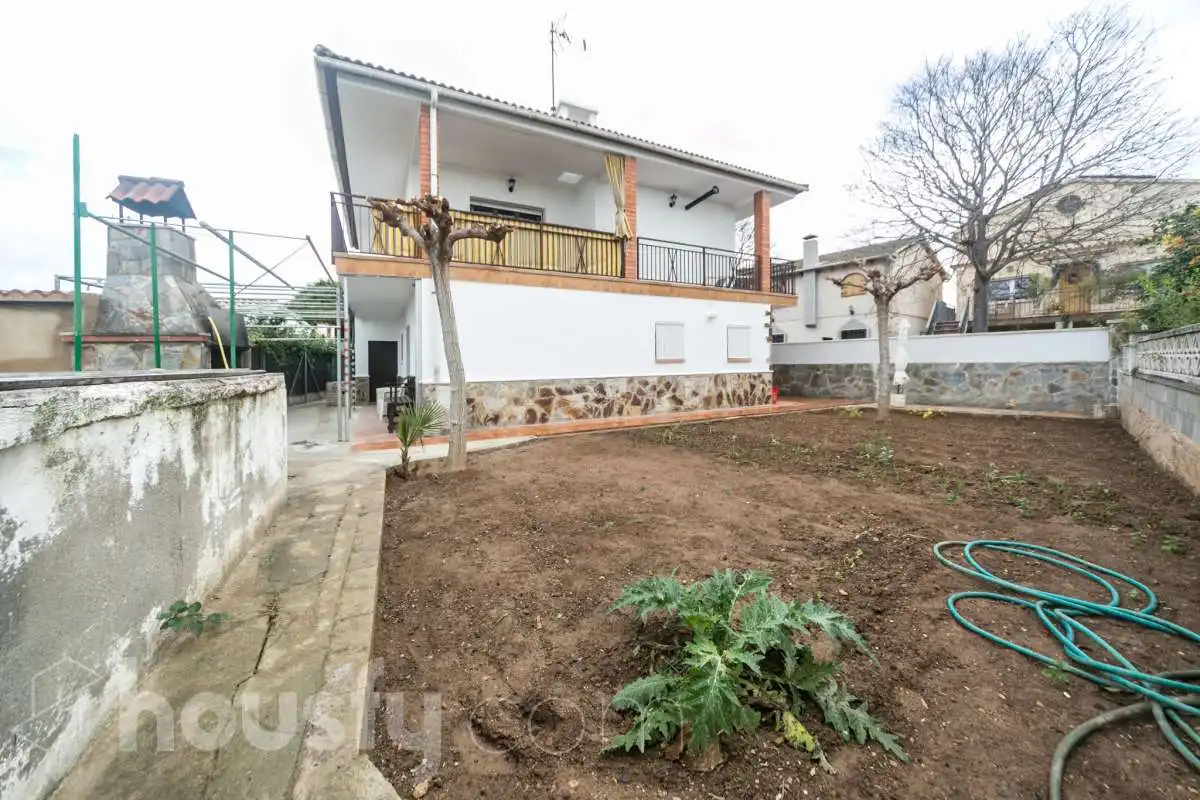 Houses for sale in Carrer de L'Estaca, Fondo Somella