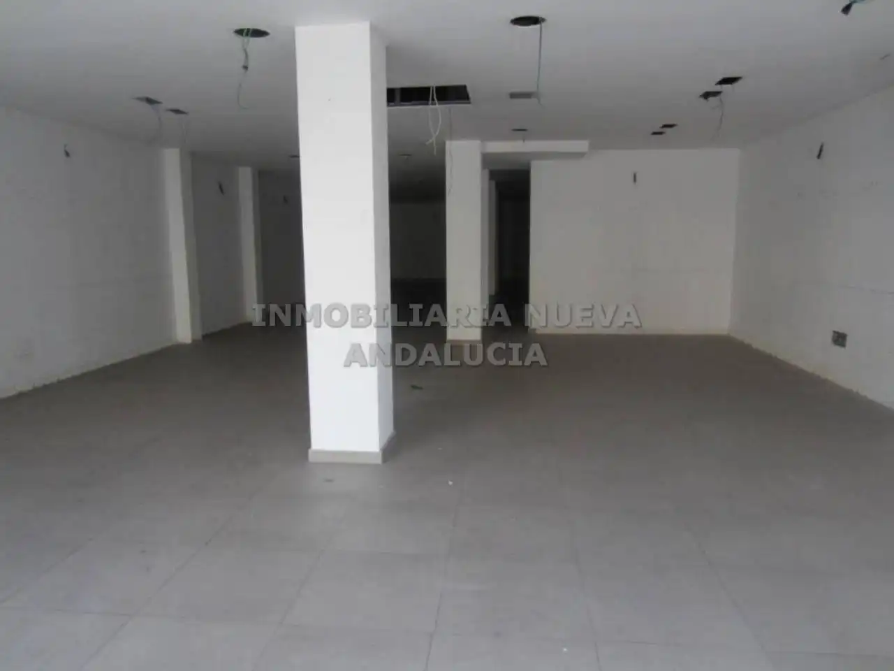 Local comercial de lloguer a Nueva Andalucía, imagen 4