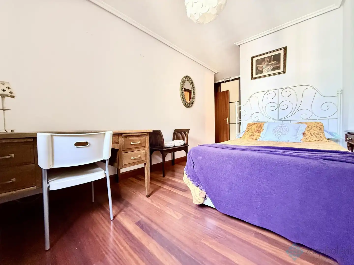 Bedroom of Flat for share in Bilbao   with Furnished