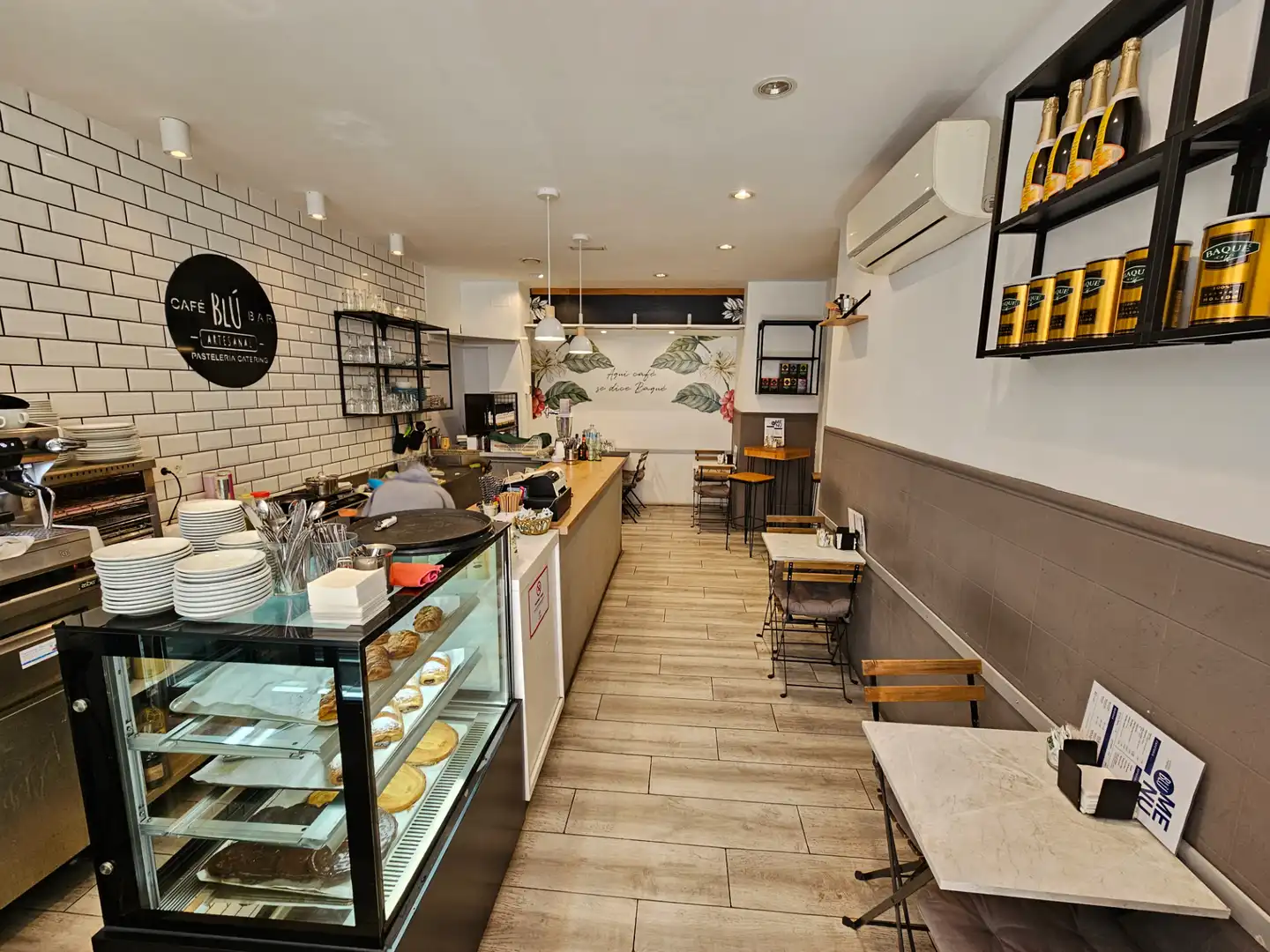 Local en traspaso en Marbella con Aire acondicionado, Terraza y Amueblado