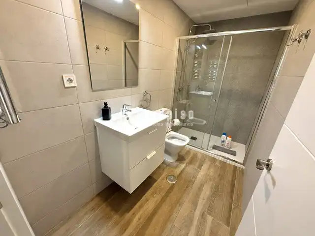 Bany de Loft en venda en Madrid amb Aire condicionat, Calefacció i Jardí privat