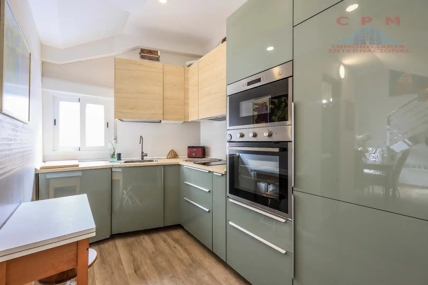 Kitchen of Flat for rent in Madrid  with Air Conditioner, Heating and Parquet flooring