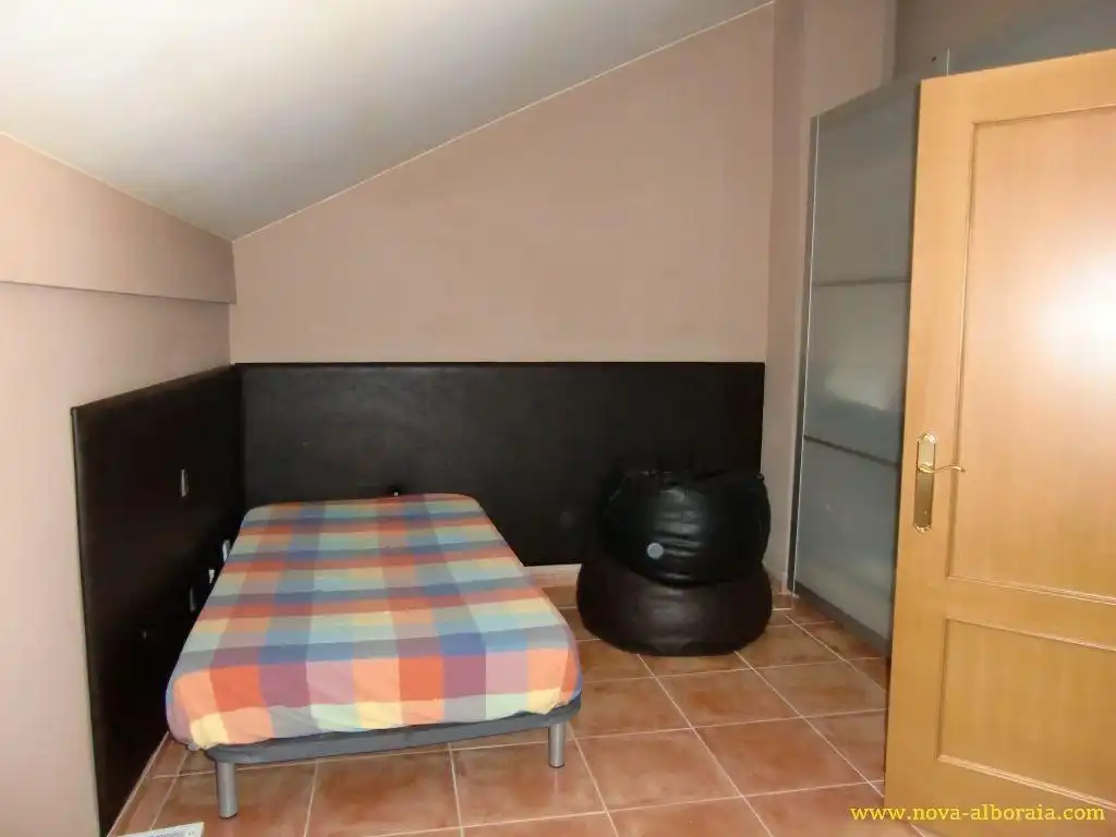Habitación de Casa adosada en venta en Bétera con Aire acondicionado, Calefacción y Jardín privado