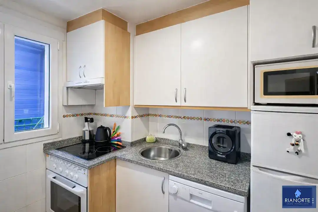 Cocina de Piso en venta en Gozón con Calefacción, Microondas y Balcón