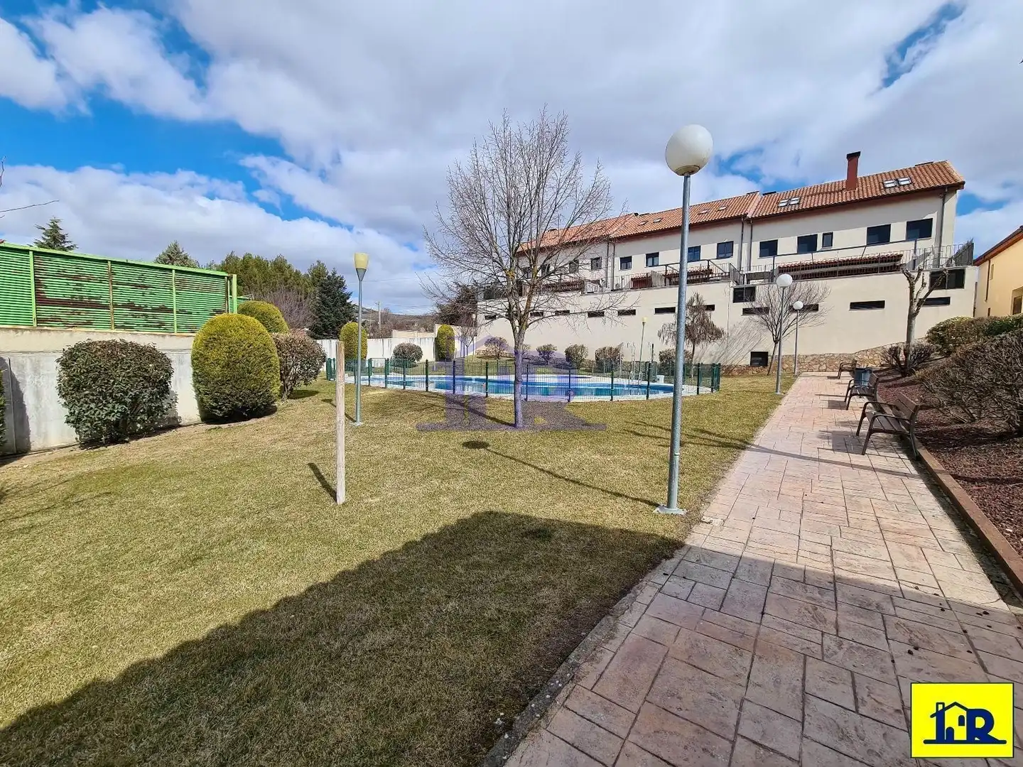 Piscina de Piso en venta en Chillarón de Cuenca con Aire acondicionado, Calefacción y Parquet