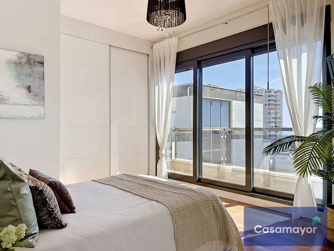 Dormitori de Casa o xalet en venda en Alicante / Alacant amb Aire condicionat, Calefacció i Jardí privat