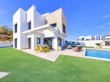 Neubau-Haus mit Balkon zum Verkauf in Avenida Barcelona