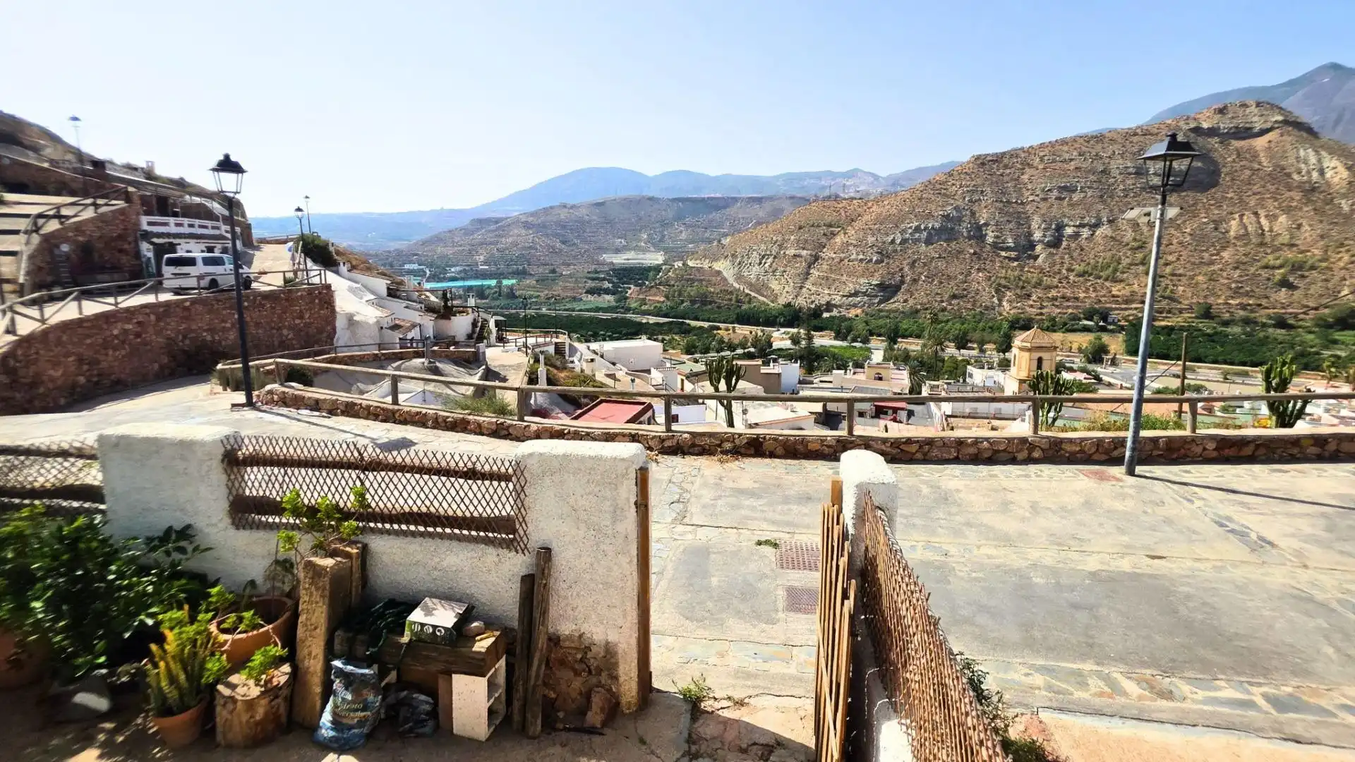 Vista exterior de Casa o xalet en venda en Terque amb Jardí privat i Terrassa
