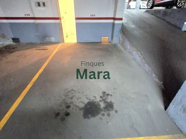 Einzelparkplatz zum Verkauf in Carrer Pau Claris