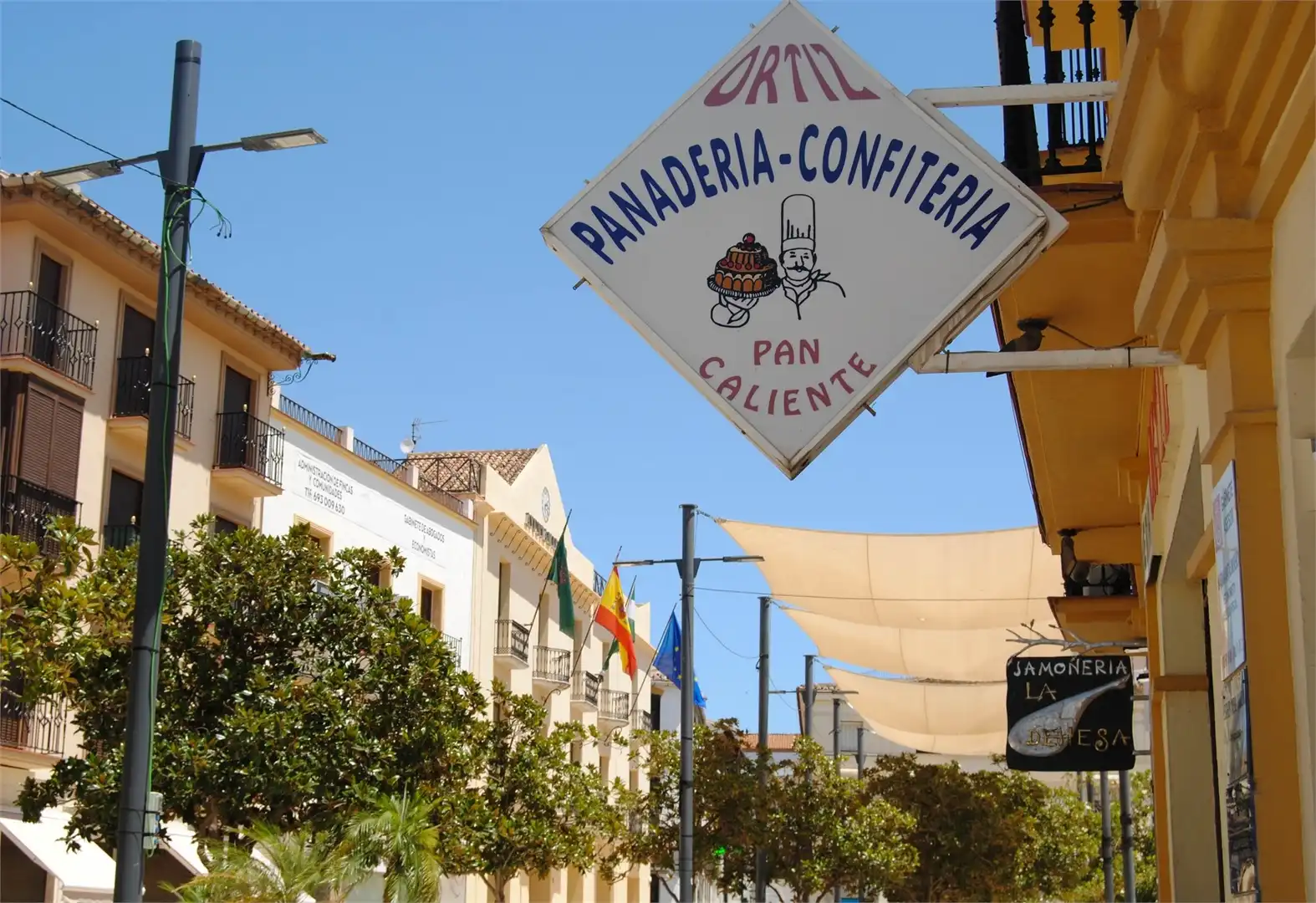 Vista exterior de Casa o xalet en venda en Vélez-Málaga amb Terrassa