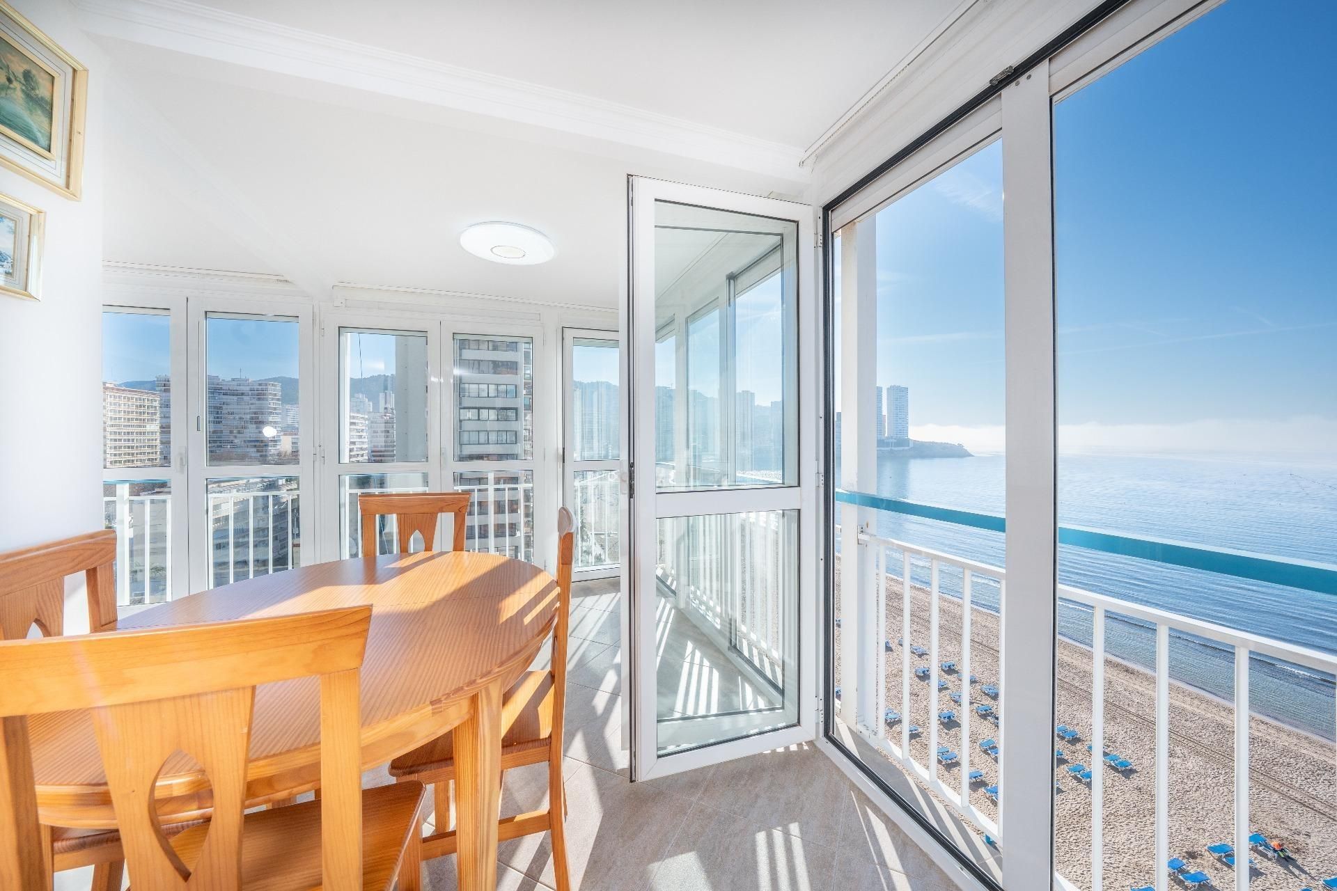 Schlafzimmer von Wohnung zur Miete in Benidorm mit Klimaanlage, Heizung und Privatgarten