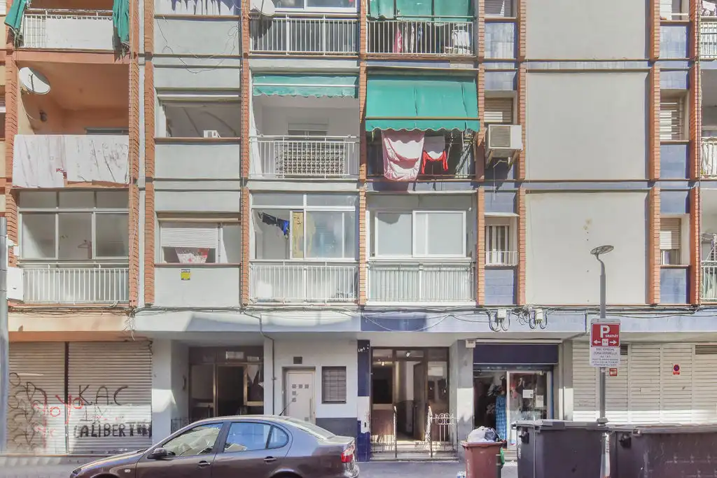 Exterior view of Flat for sale in Canovelles