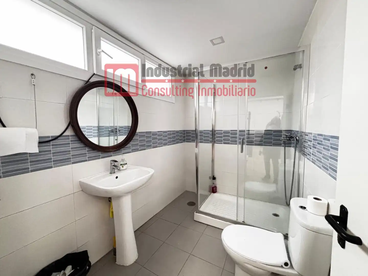 Baño de Nave industrial en venta en Arganda del Rey