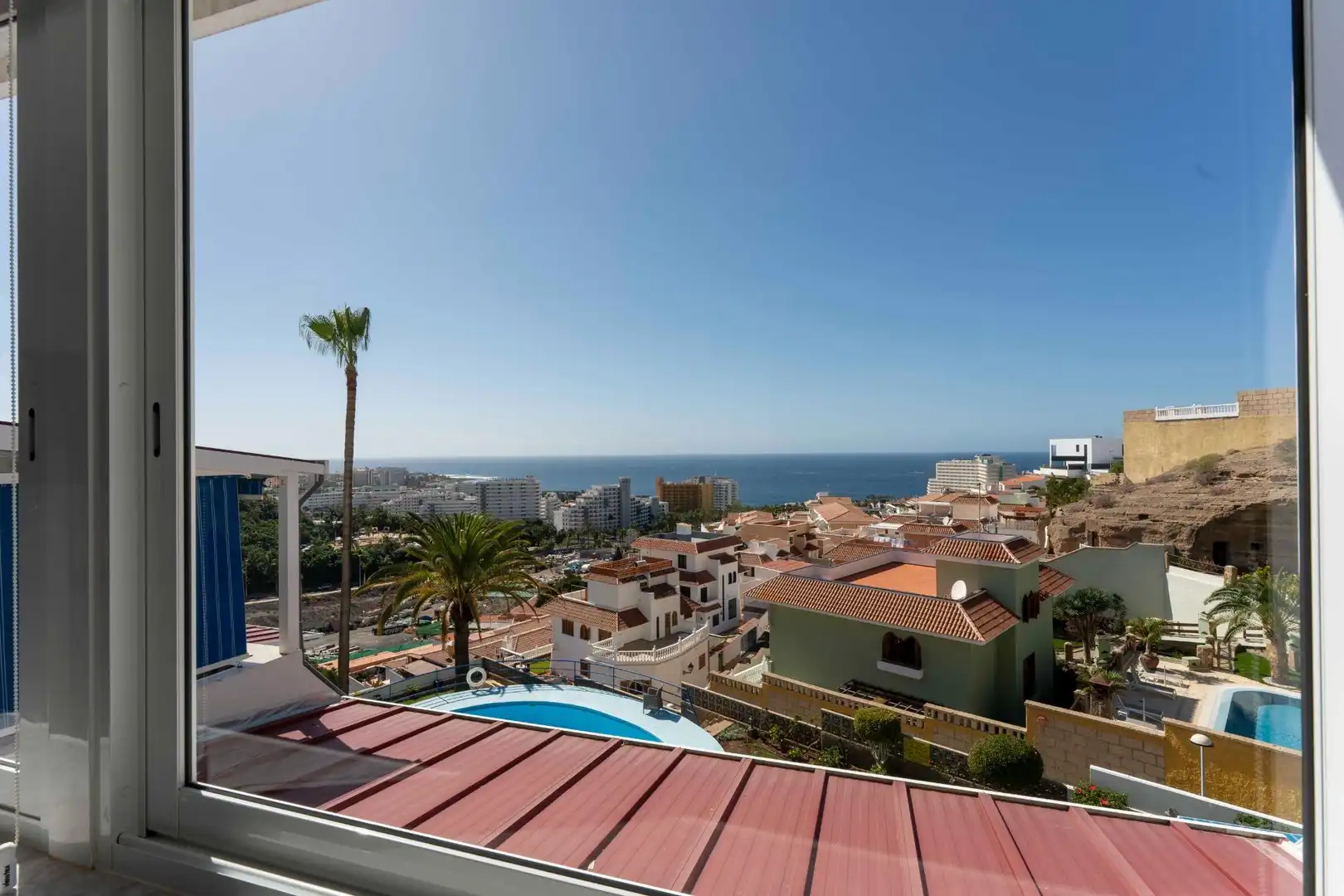 Vista exterior de Apartamento en venta en Adeje con Aire acondicionado, Terraza y Amueblado