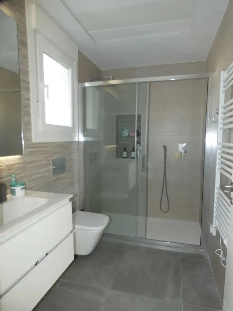 Baño de Casa adosada en venta en San Pedro del Pinatar con Aire acondicionado, Calefacción y Jardín privado